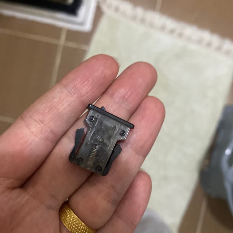 Madame Coco Çöp Kovası Kapak Klipsi Yedek Parça Talebi