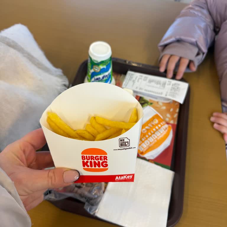 Çocuk Menüsü Patates Az, 240 TL Fiyatına Uymuyor