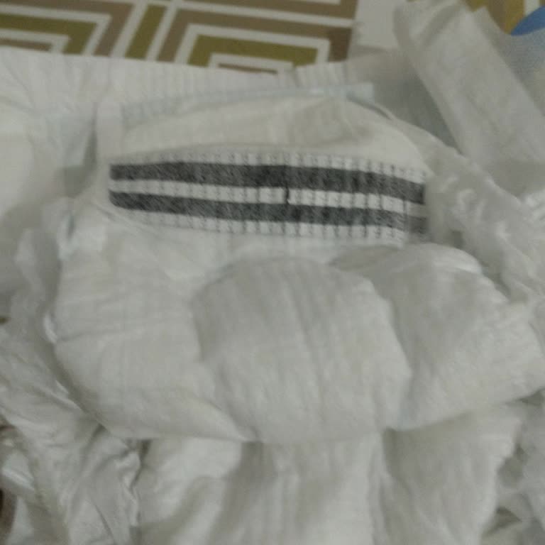 Molfix Bebek Bezinde Alüminyum Benzeri Yabancı Madde Ve İade Talebi