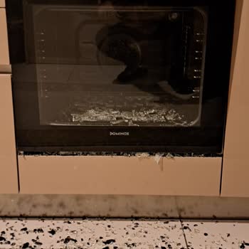 Dominox Fırın Camı Patladı: Ücretsiz Değişim Ve Güvenlik İncelemesi Talebi