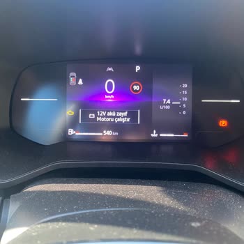 Sıfır Renault’da Akü Zayıf Uyarısı Garanti Kapsamında Çözülmedi