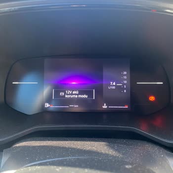 Sıfır Renault’da Akü Zayıf Uyarısı Garanti Kapsamında Çözülmedi