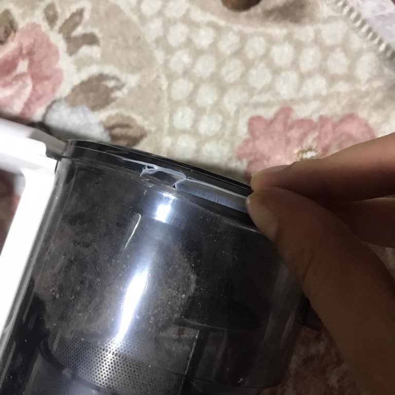 Sinbo Şarjlı Süpürgede Çatlak Ve Müşteri Hizmetlerinden Cevap Alınamaması