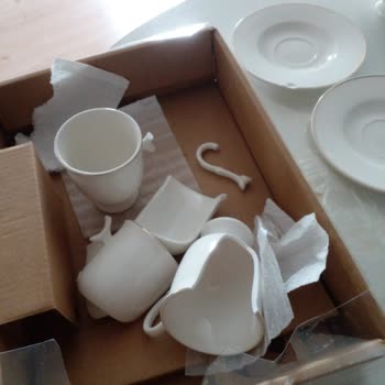 Yurtiçi Kargo Kırılmaz Etiketli Cam Koli Kırıldı!