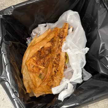 Maydonoz Döner Şubesinde Bozulmuş Tavuk Döner Ve Gıda Zehirlenmesi Riski