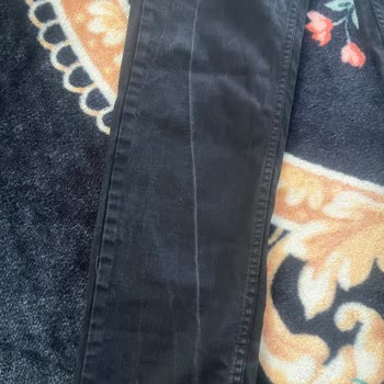 Avva Pantolonunda İlk Yıkamada Çizgi Sorunu: Kullanıcı Hatası İddiası Kabul Edilemez