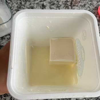 Sütaş Süzme Peynirinde Kalite Sorunu Renk Bozulması Ve Ekşi Tat