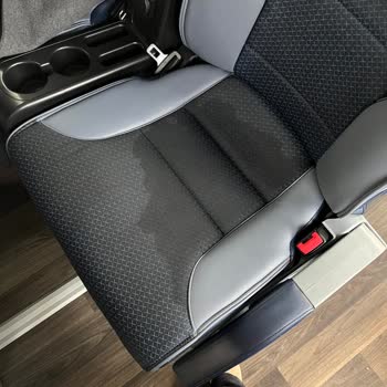 Islak Koltuk, Kirli Battaniye Ve Yardımsız Personel