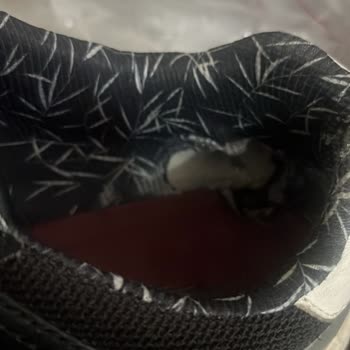 Spor Ayakkabıda Üretim Hatası: 6 Ayda Yırtılma Ve Garanti Reddi