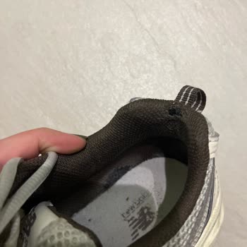 New Balance Ayakkabının İç Kısmında Belirgin Bir Aşınma Meydana Geldi