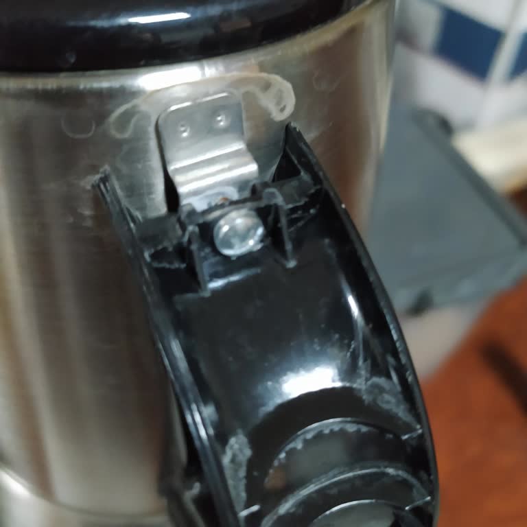 Sinbo Pierre Cardin Çay Makinesinin Sapının Kırılması Ve Hızlı Garanti Çözümü