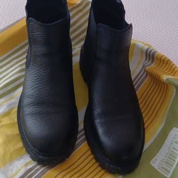 FLO İkitelli Mağazasında Kusurlu Bot Ve Cevapsız İade Süreci