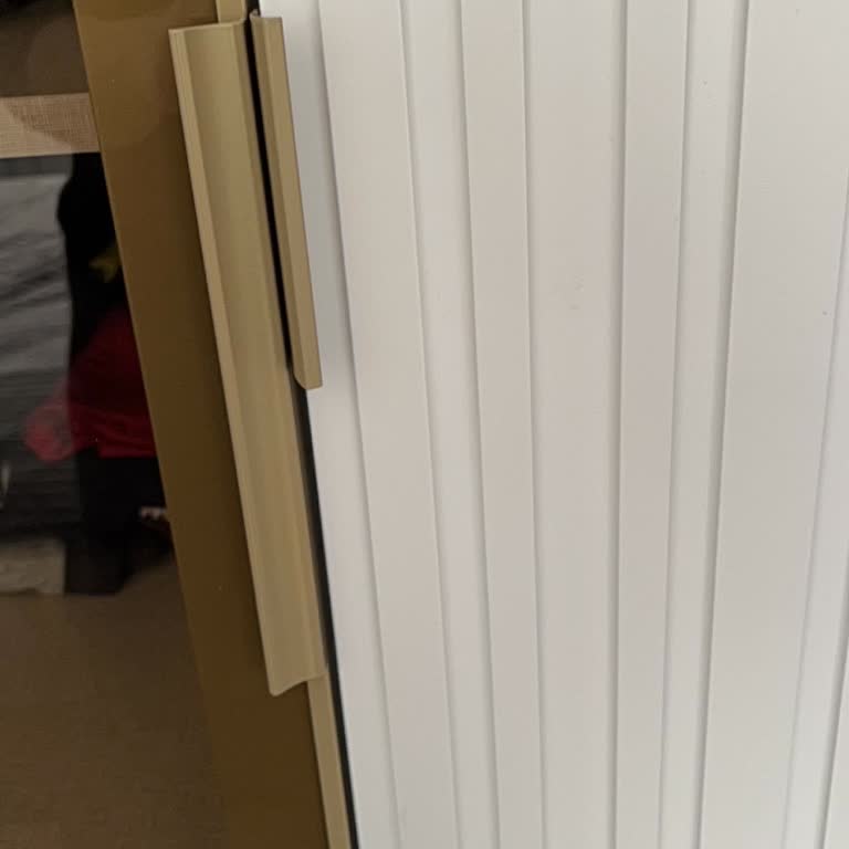 Gardırop Kulplu Gelen Ürün, Kulpsuz Model İstediğim Şekilde Değil, Mağaza Cevap Vermiyor