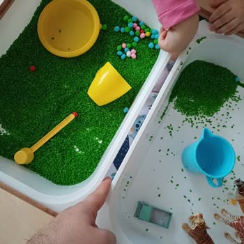 Obi Atölye Çocuk Masasında Eksik Montaj Kılavuzu Ve Zemin Koruyucu Aparatlar