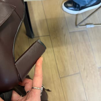 Trendyol’da Hatalı Topuklu Çizmeye İade Reddi Ve Müşteri Hizmetlerinin Kayıtsız Tutumu