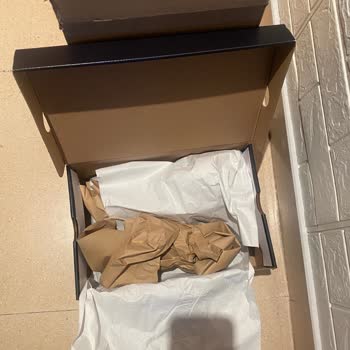 Nike Air Force 1 no entregadas, paquete manipulado y entregado vacío