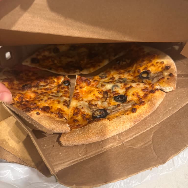 Domino's Ayazağa Şubesinde Yanlış Teslimat Ve Buz Gibi Soğuk Pizza Şikayeti