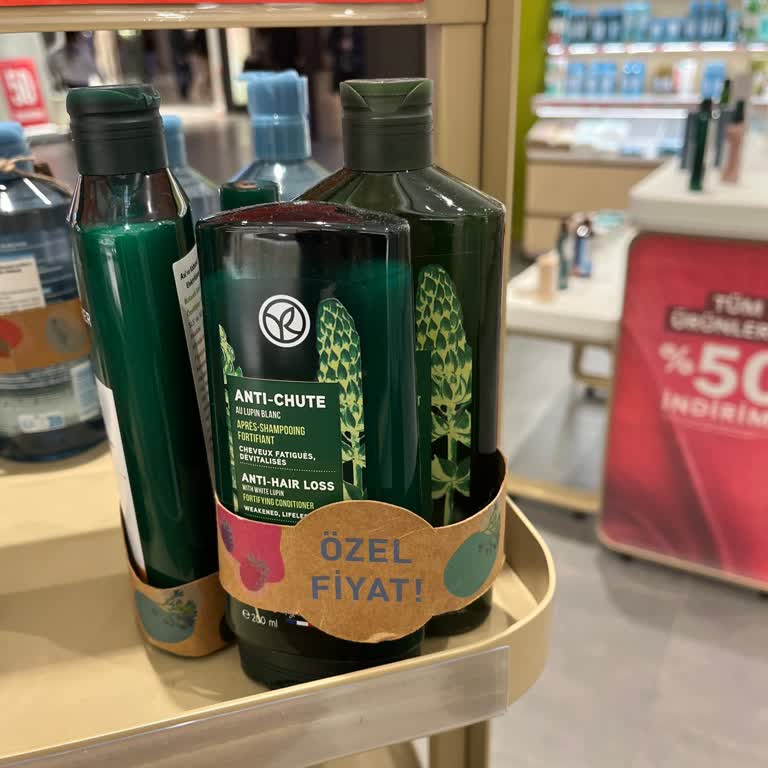 Yves Rocher Kozyatağı Mağazasında Saygısız Ve İlgisiz Personel Tutumu