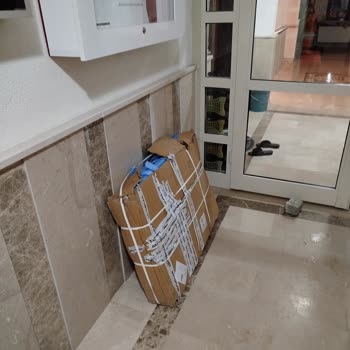 Aras Kargo Büyük Paketi Kapıya Getirmedi Ve Yardım Sunmadı