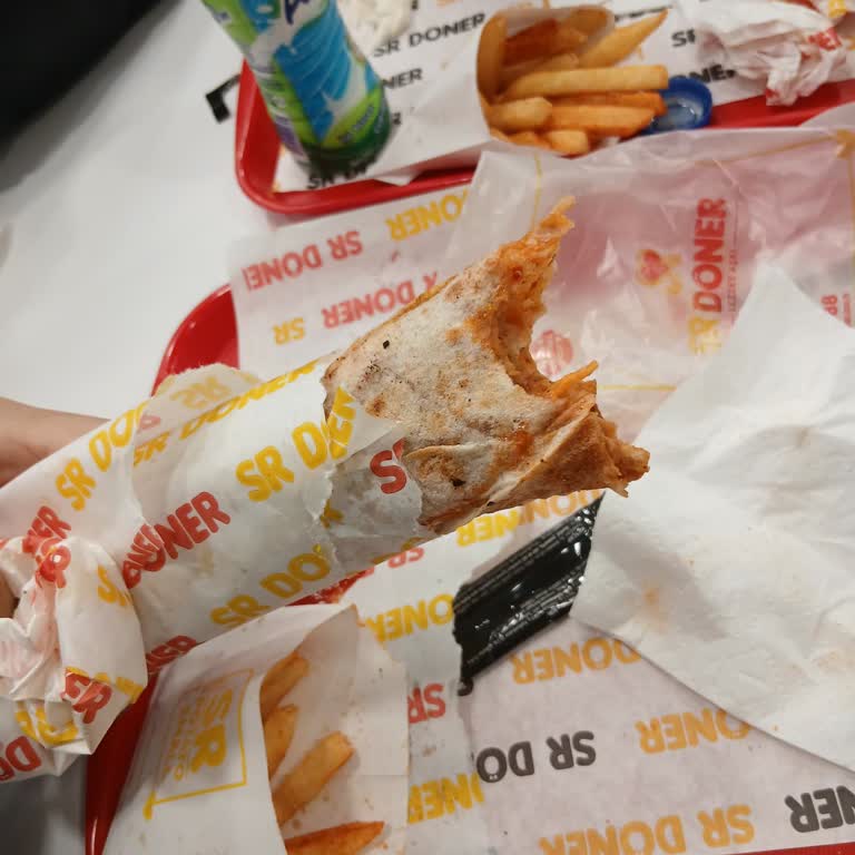 Beşiktaş Şubesinde Küçük Porsiyon Ve İkram Eksikliği