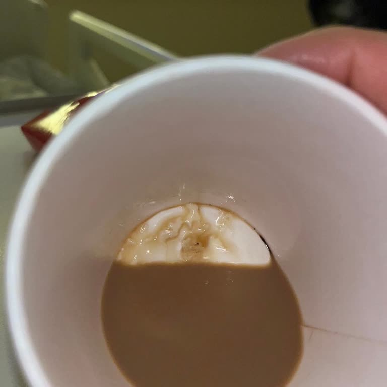 Nescafe'de Bulunan Gizemli Madde Hastada Midede Bulantı Yarattı