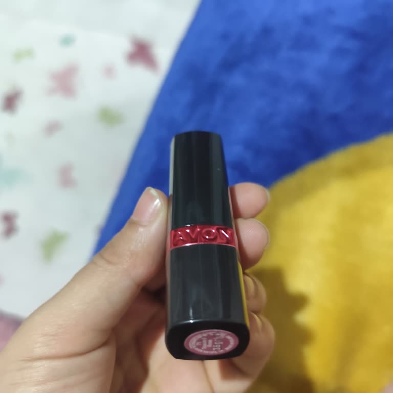 Görselle Alakası Olmayan Avon Ruju Gönderildi