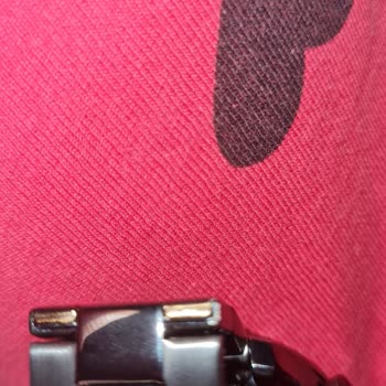 Paslı, Etiketsiz Ve Çalışmayan Tommy Hilfiger Saat İçin Tam İade Talebi