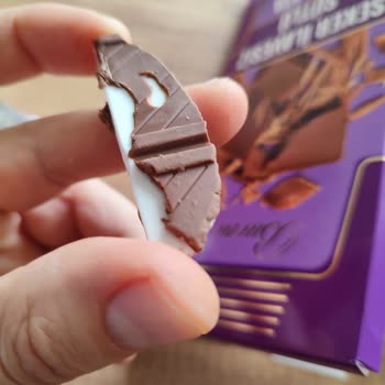Bim Şubesinden Aldığım Buono Çikolatanın İçinden Plastik Parça Çıktı