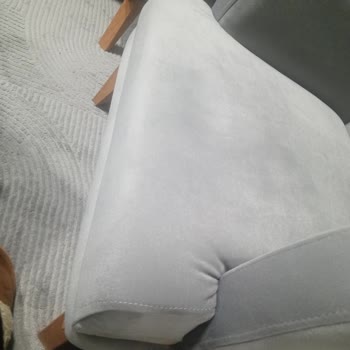 30 Bin TL'lik Koltukta Yırtık Ve Kırık Ayaklar, Mağazanın Sürekli Oyalaması