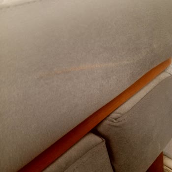 30 Bin TL'lik Koltukta Yırtık Ve Kırık Ayaklar, Mağazanın Sürekli Oyalaması