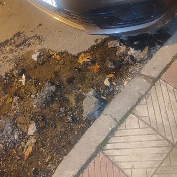 Manisa'da Su Hattı Patlamasına Müdahale Gelmedi, Su İsrafı Kabullenilemez