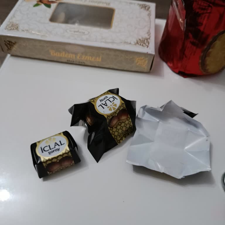Şoray Çikolata Şekerleme Fındıklı Etiketi Yanıltıyor, Çikolatanın İçinde Fındık Yok