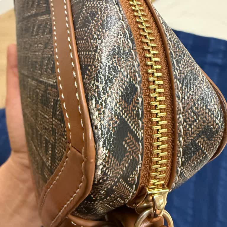 Kısa Sürede Kenar Deformasyonu Ve Amblem Soyulmasıyla Tommy Hilfiger Çantası Hayal Kırıklığı