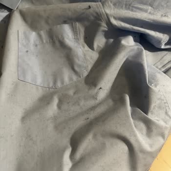 Massimo Dutti Hırkada Tüylenme Ve Mağaza Müdürünün Saygısız Tutumu