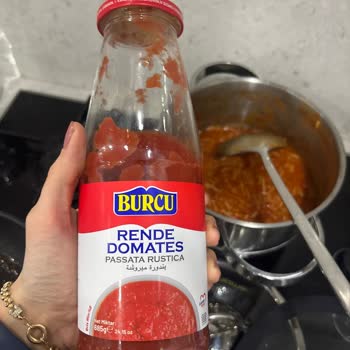 Burcu Domates Rendesinde Plastik Parça Çocukları Tehlikeye Atıyor