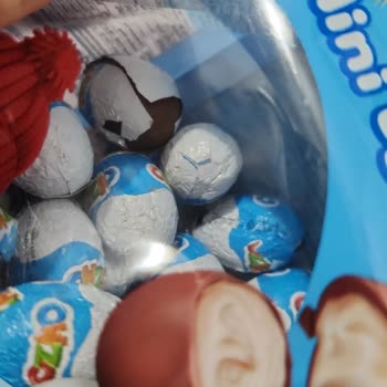 Eksik Çikolatalı Ve Delikli Yumurta Paketi İçin Cevapsız İade Talebi