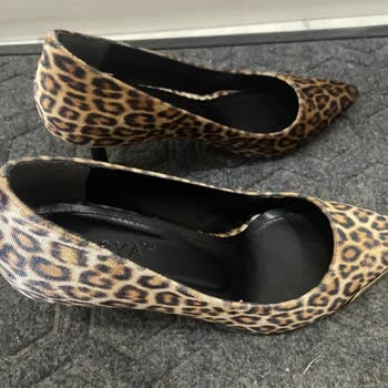 Renk Farklı Ayakkabılar İçin Değişim Ve İade Talebine Cevap Gelmedi