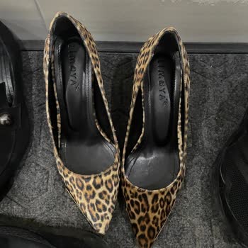 Renk Farklı Ayakkabılar İçin Değişim Ve İade Talebine Cevap Gelmedi