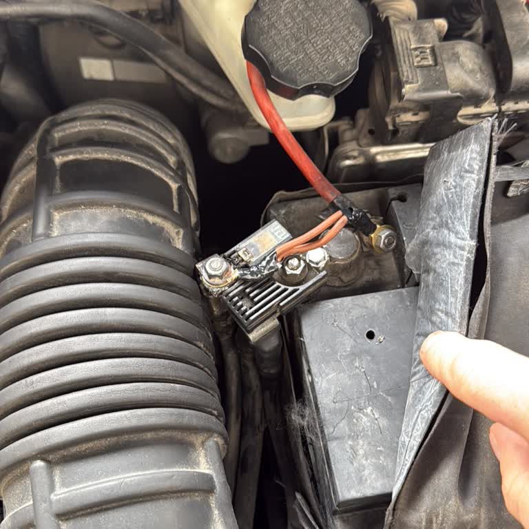 Kia Sportage 2012 Akü Artı Kutup Başı Parçası Tedarik Edilemiyor