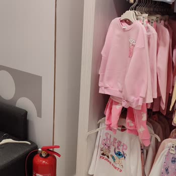 LCW Gebze Center Çocuk Reyonunda Basınçsız Yangın Söndürme Tüpü Tehlikesi