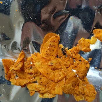 Patos Rolls Cipsinde Böcek Çıktı Hijyen Ve Sağlık Endişesi