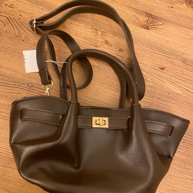 Aksesuar Olarak Belirtilen Çanta İçin İade Reddi Ve Asık Yüzlü Çalışanlar