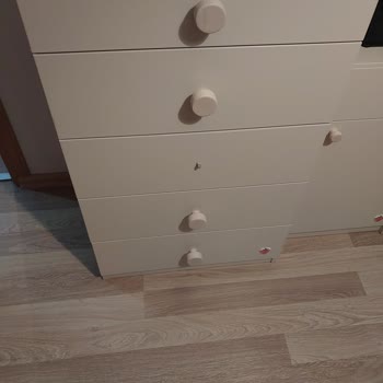 Şifonyer Kulpu Kırıldı, Mağaza Ve Müşteri Hizmetlerinden Cevap Gelmedi