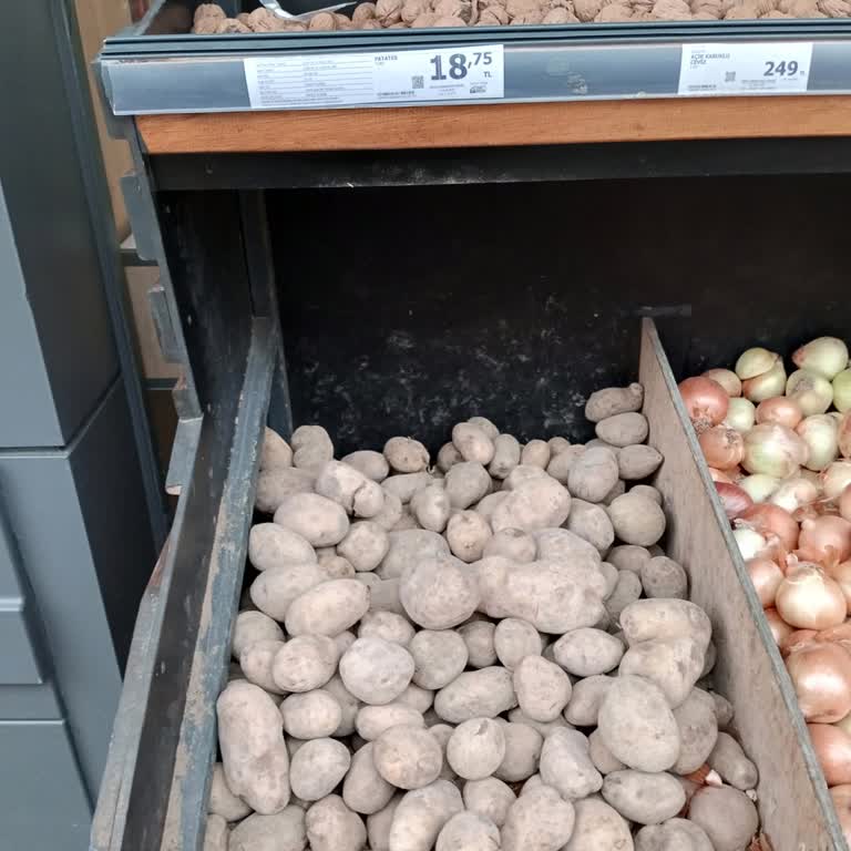 Pendik A101 Şubesinde Çürük Patatesler Müşteri Memnuniyetini Zedeliyor