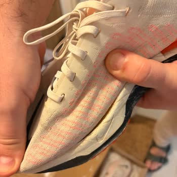 Nike ZoomX Invincible Run Flyknit 3 Ayakkabısında Üretim Hatası Ve Garanti İhmalı