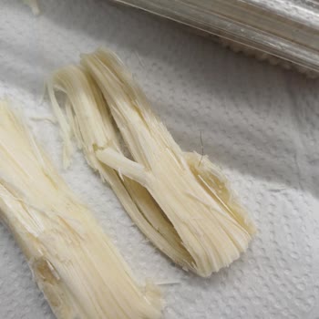 Kurtuluş Kuruyemiş Met Helvasında Saç Benzeri Kıl Tespiti Ve Hijyen Şikayeti