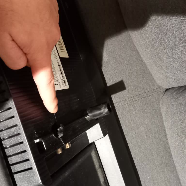 Grundig Garanti TV Servisinde Erteleme, Yanlış Parça ve İş Kesintisi