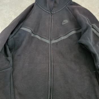 Nike Ürününün Renk Değişimi Ve Hızlı Çözüm Talebi