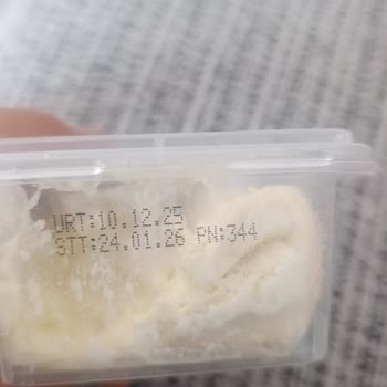 Geçmemiş Son Kullanma Tarihli Kaymakta Kırmızı Lekeler, Sağlık Endişesi Ve İade Talebi