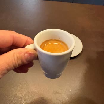 Sipariş Edilen Lungo Espresso Yerine Double Espresso Verilmesi Ve Çalışanların Israrı